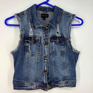 New Look Girls Medium Button Front Denim Vest Faded Blue Distressed Holes Frayed